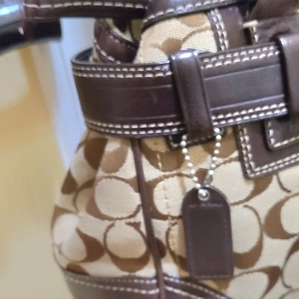 Vintage Coach Handbag 👜 - Picture 10 of 13